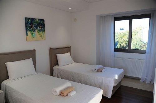 Photo 14 - Luxury 6 Bedroom Villa With Privet Pool in Paphos