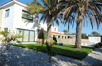 Foto 1 - Luxury 6 Bedroom Villa With Privet Pool in Paphos
