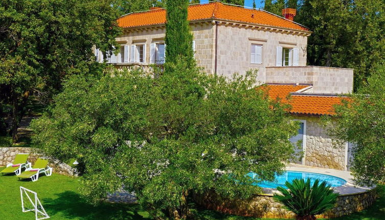 Foto 1 - Exclusive Villa with Private Pool & Huge Fenced Property near Dubrovnik