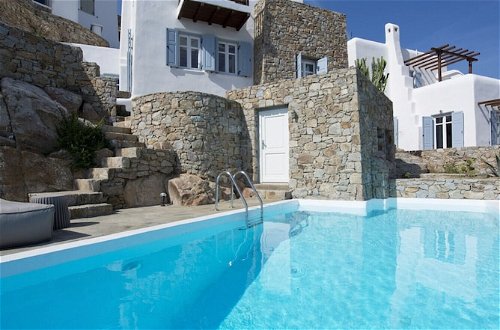 Foto 4 - Villa Azurite With Heated Pool by Diles Villas