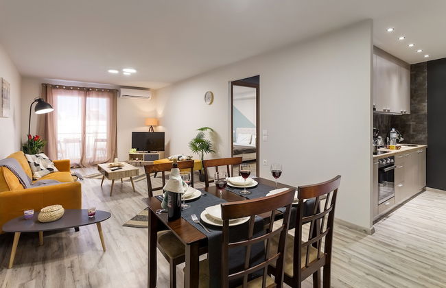 Supreme Luxury Suites by Athens Stay - Photo 21