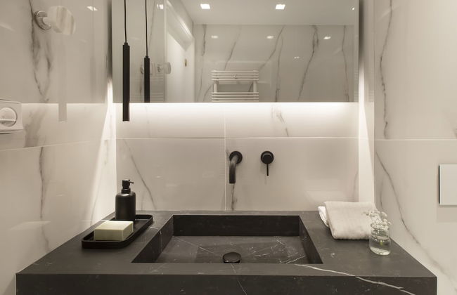 Supreme Luxury Suites by Athens Stay - Photo 47