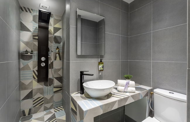 Supreme Luxury Suites by Athens Stay - Photo 45