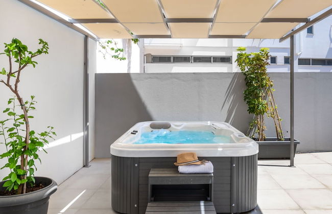 Supreme Luxury Suites by Athens Stay - Photo 38