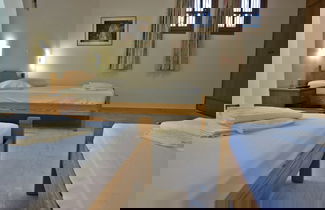 Photo 5 - Proteas Hotel & Suites