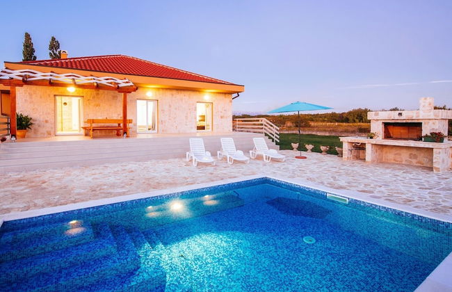 Charming Holiday Home With Private Swimming Pool, Big Garden, Near the Sea - Foto 1