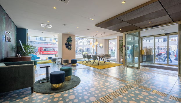 Lobby-Lounge