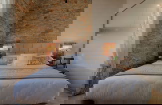 Photo 7 - Donati Luxury Tower Suites