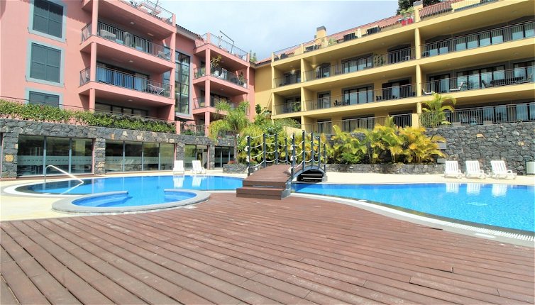 Foto 1 - Living Apartment With Private Pool, Jacuzzi and Gym