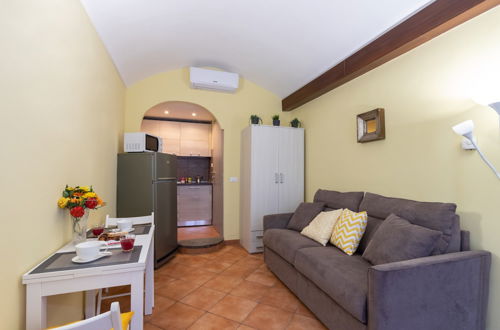 Photo 14 - Nizza Studio Apartments