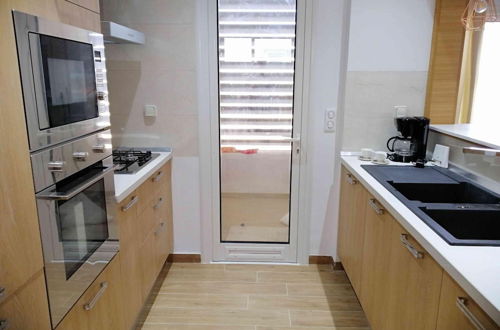 Photo 1 - Bright Stylish 1bd Flat in Jardins De Carthage