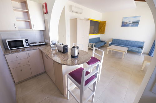 Photo 5 - Myroandrou Beach Apartments