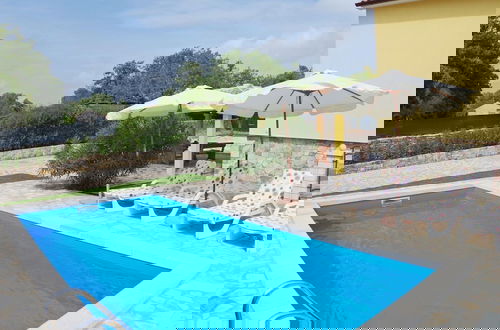 Foto 18 - Peaceful Villa in Jursici With Private Pool