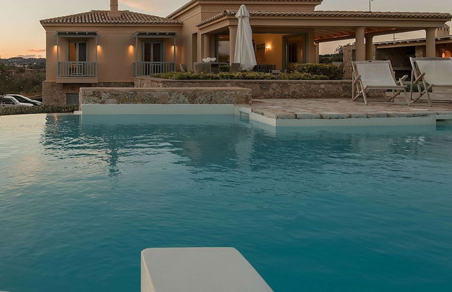 Luxurious Villa in Peloponnese With Pool - Foto 1
