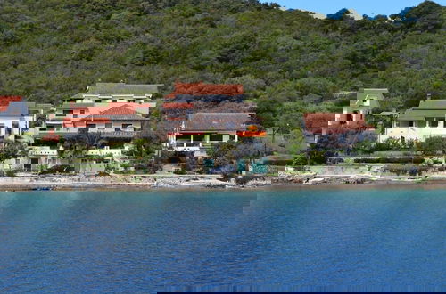Foto 11 - Apartment in Molat With sea View