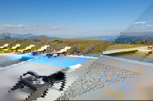 Foto 18 - Detached Villa With Private Pool Located on Hill Overlooking Kvarner