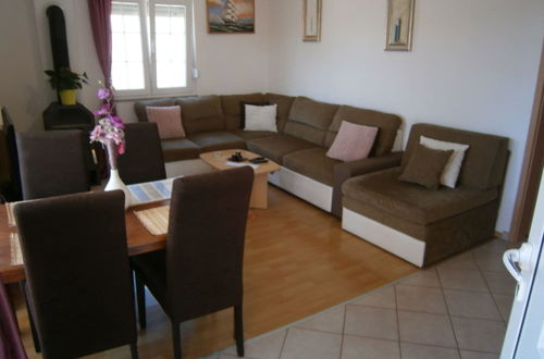 Foto 17 - Beautiful Holiday Apartment Sanela for Relaxed Vacation