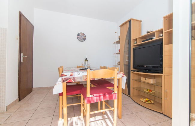 Apartment Luka - Photo 3