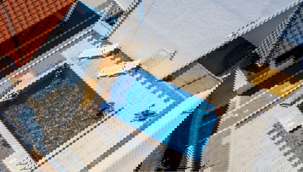 Primary image