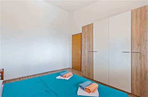 Foto 2 - Snug Apartment in Vir near Sea
