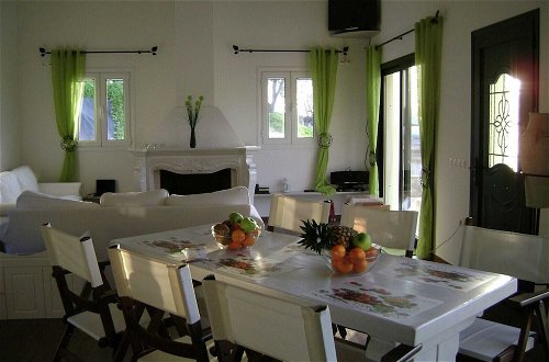 Photo 25 - Comfy Apartment in Vinkuran With the Beach Nearby