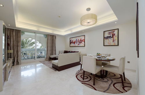 Foto 1 - Maison Privee - Charming Apt with Arabesque Sea View on the Palm Jumeirah