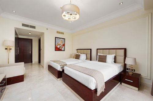 Foto 3 - Maison Privee - Charming Apt with Arabesque Sea View on the Palm Jumeirah