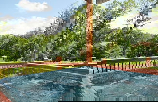 Foto 1 - Whispering Pines