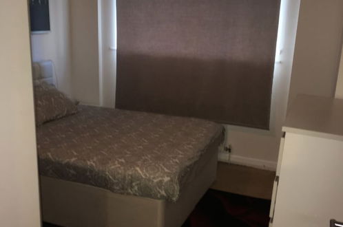 Photo 8 - 1 Bed Apt Near Canary Wharf London City Centre