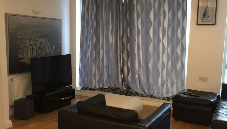 Photo 1 - 1 Bed Apt Near Canary Wharf London City Centre