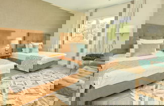 Photo 3 - 10 Bed Villa - Pool - Gym - Garden - Yacht Option