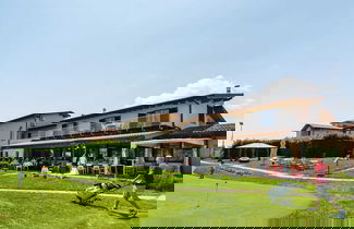 Foto 1 - Modern Salo Flat With Pool