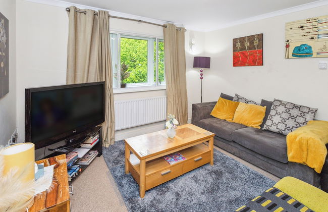 2 Bed Apartment - Sleeps 5 - Wifi - Parking - Pets - Photo 6