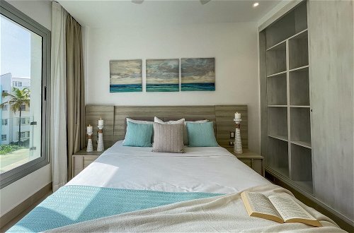 Photo 37 - Gorgeous Condos Steps From the Beach B2