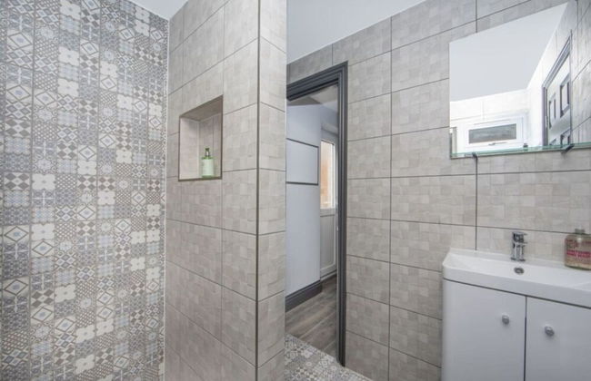 Immaculate 5-bed House in the City Centre Ashford - Foto 21