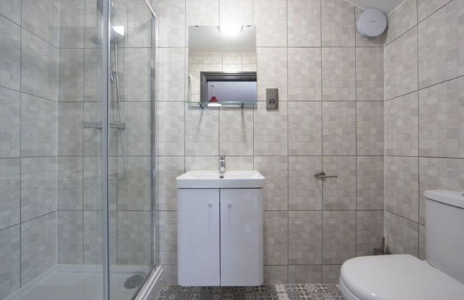 Immaculate 5-bed House in the City Centre Ashford - Foto 23