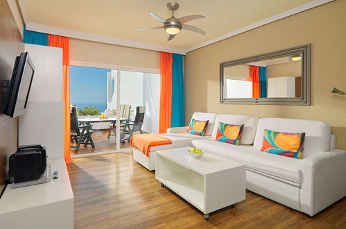 Photo 11 - Regency Torviscas Apartments Suites