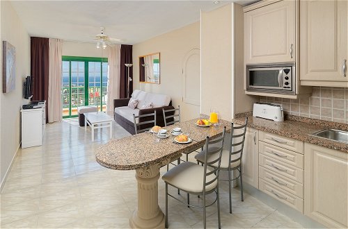 Foto 12 - Regency Torviscas Apartments Suites