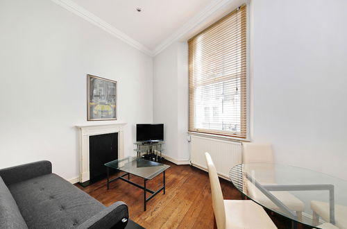 Photo 4 - Cosy Hideaway in Gloucester Road