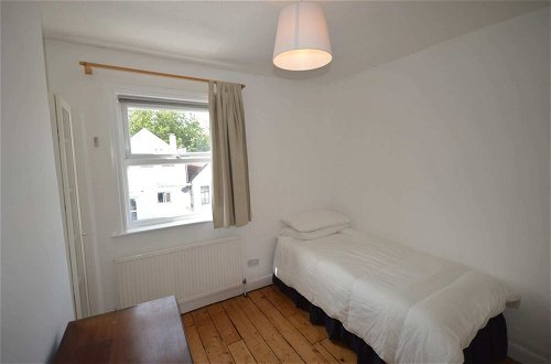 Photo 3 - 2 Bedroom Home in Gloucester Road