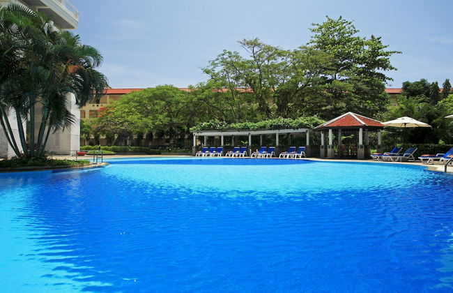Waterfront Suites Phuket by Centara - Foto 33