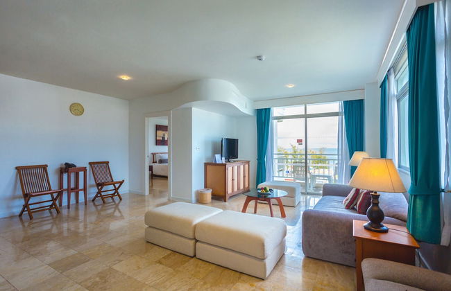 Waterfront Suites Phuket by Centara - Foto 5