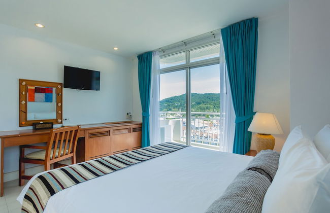 Waterfront Suites Phuket by Centara - Foto 3