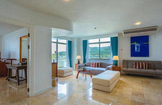 Waterfront Suites Phuket by Centara - Foto 17