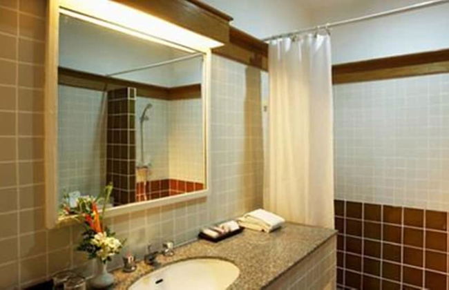 Waterfront Suites Phuket by Centara - Foto 28