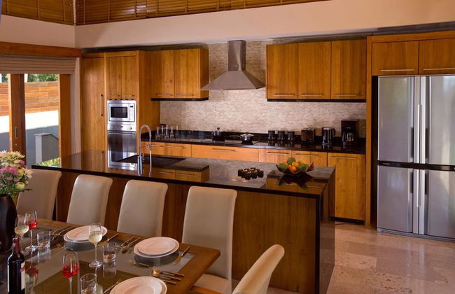 Samara Luxury Beachfront Villa - Photo 9