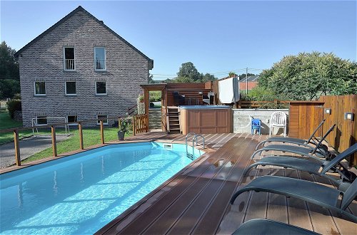 Foto 1 - Detached, Luxurious Holiday Villa with Swimming Pool, Hot Tub, Sauna