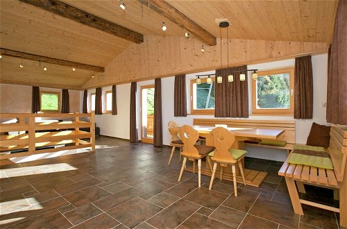 Foto 31 - Gorgeous Chalet with Hot Tub in Tyrol