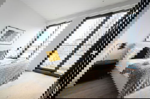 Foto 4 - Stylish Studio Apartment With River Views in Londons Bustling Docklands