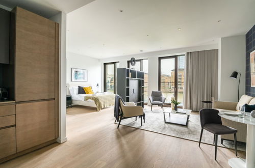 Photo 16 - Stylish Studio Apartment With River Views in Londons Bustling Docklands